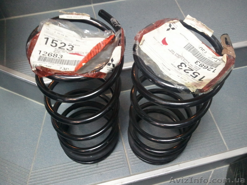 Пружина подвески задняя Mitsubishi Pajero - <ro>Изображение</ro><ru>Изображение</ru> #1, <ru>Объявление</ru> #503871