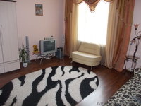 сдам посуточно квартиру в центре с евроремонтом - <ro>Изображение</ro><ru>Изображение</ru> #1, <ru>Объявление</ru> #860056