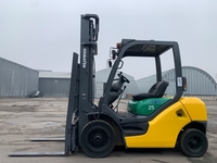 Вилковий автонавантажувач Komatsu з бічним зміщенням. Модель: FG25C-15.  - <ro>Изображение</ro><ru>Изображение</ru> #1, <ru>Объявление</ru> #1747153