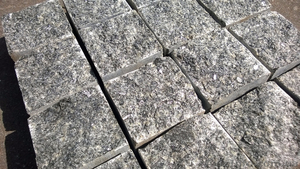 Бруківка граніна фасадна