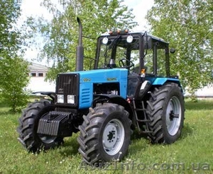 Мощный колесный трактор БЕЛАРУС МТЗ 1221.2 тягового класса,  дизель 132 л.с. 