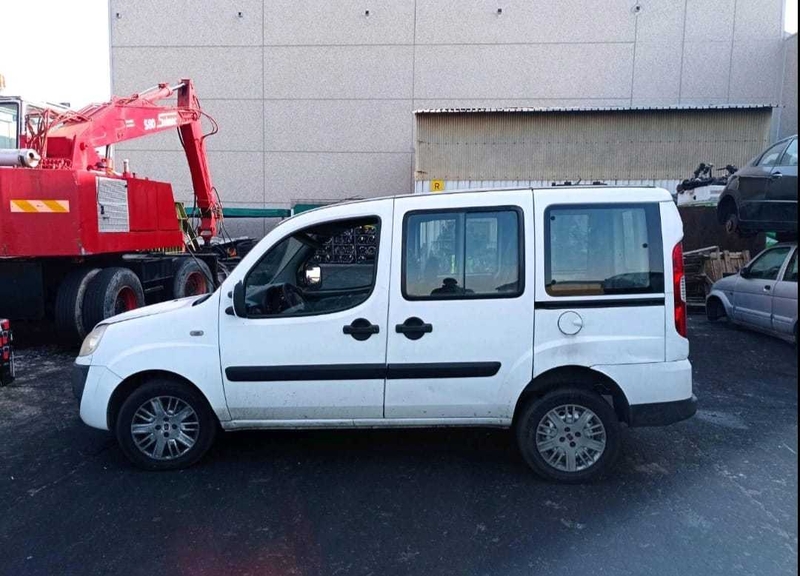 В розборі автомобільGrande Punto - <ro>Изображение</ro><ru>Изображение</ru> #5, <ru>Объявление</ru> #1723935