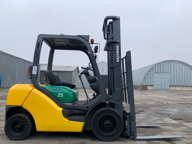 Вилковий автонавантажувач Komatsu з бічним зміщенням. Модель: FG25C-15.  - <ro>Изображение</ro><ru>Изображение</ru> #6, <ru>Объявление</ru> #1747153